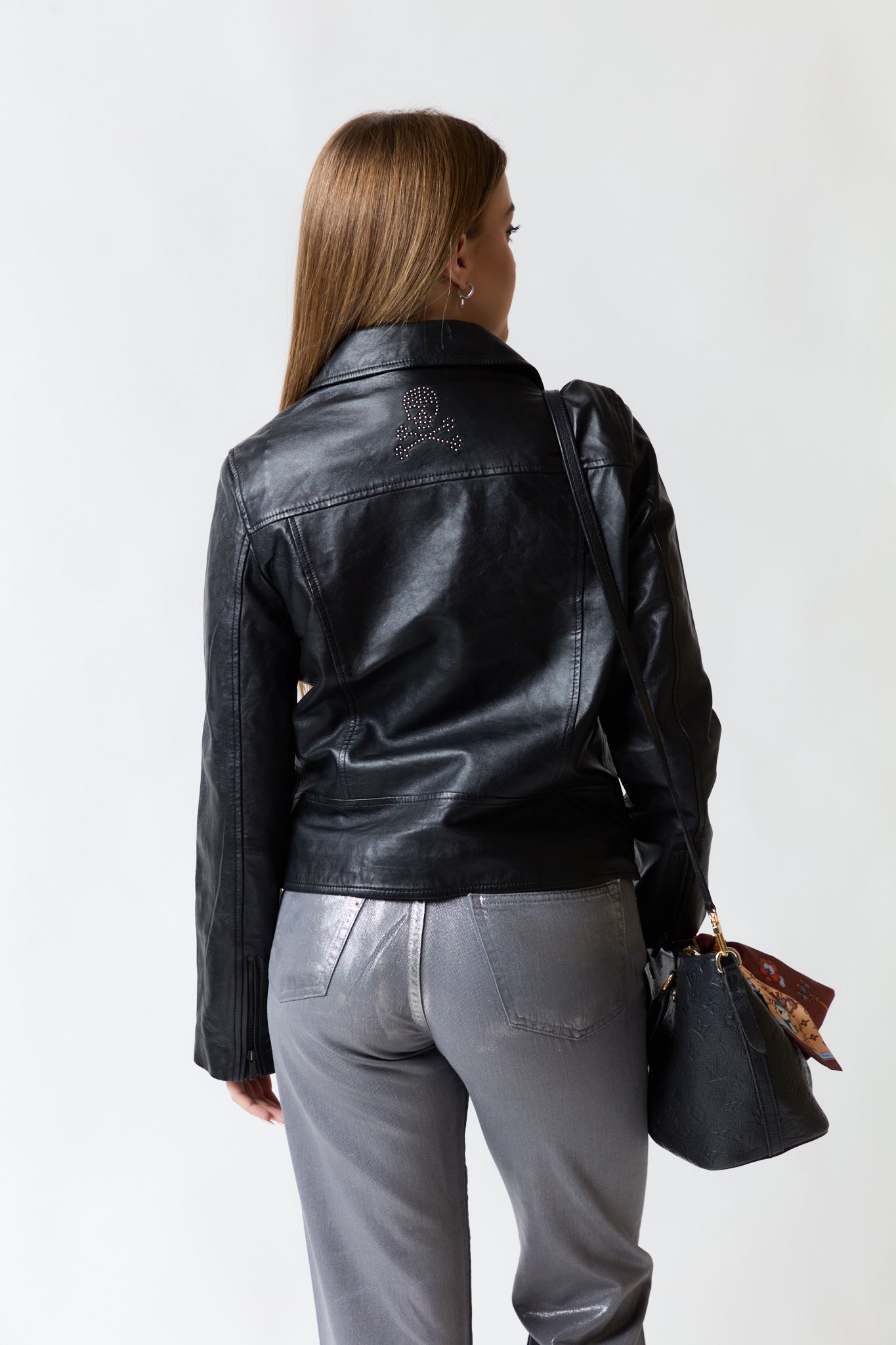 Chaqueta cuero negro | Scalpers