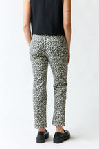 Pantalón leopardo negro con blanco | Zara