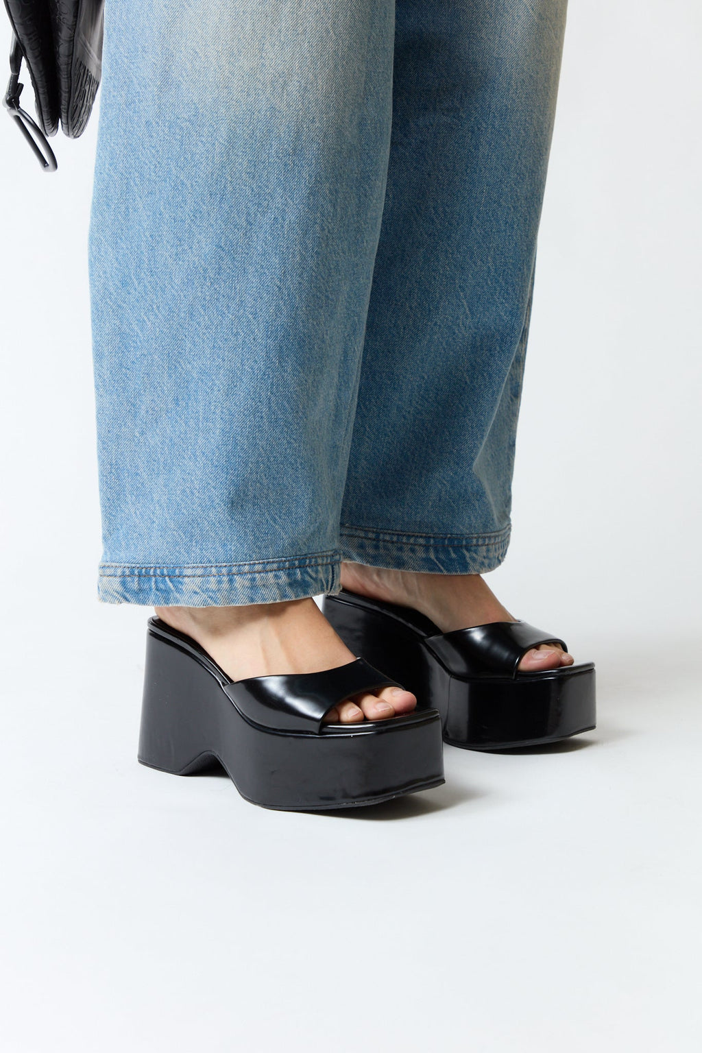 Sandalias negras plásticas | Zara