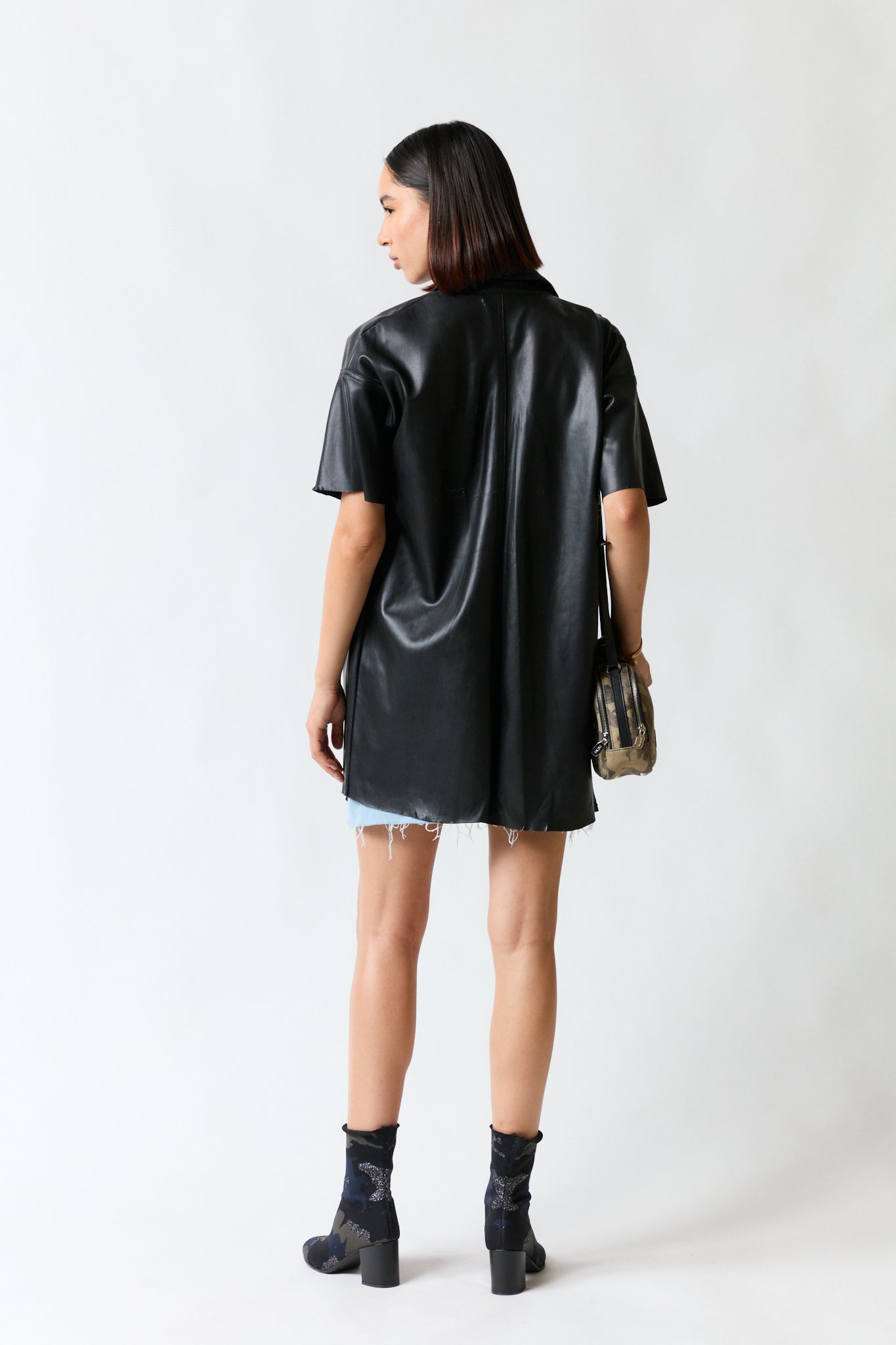 Vestido cuero negro | Zara