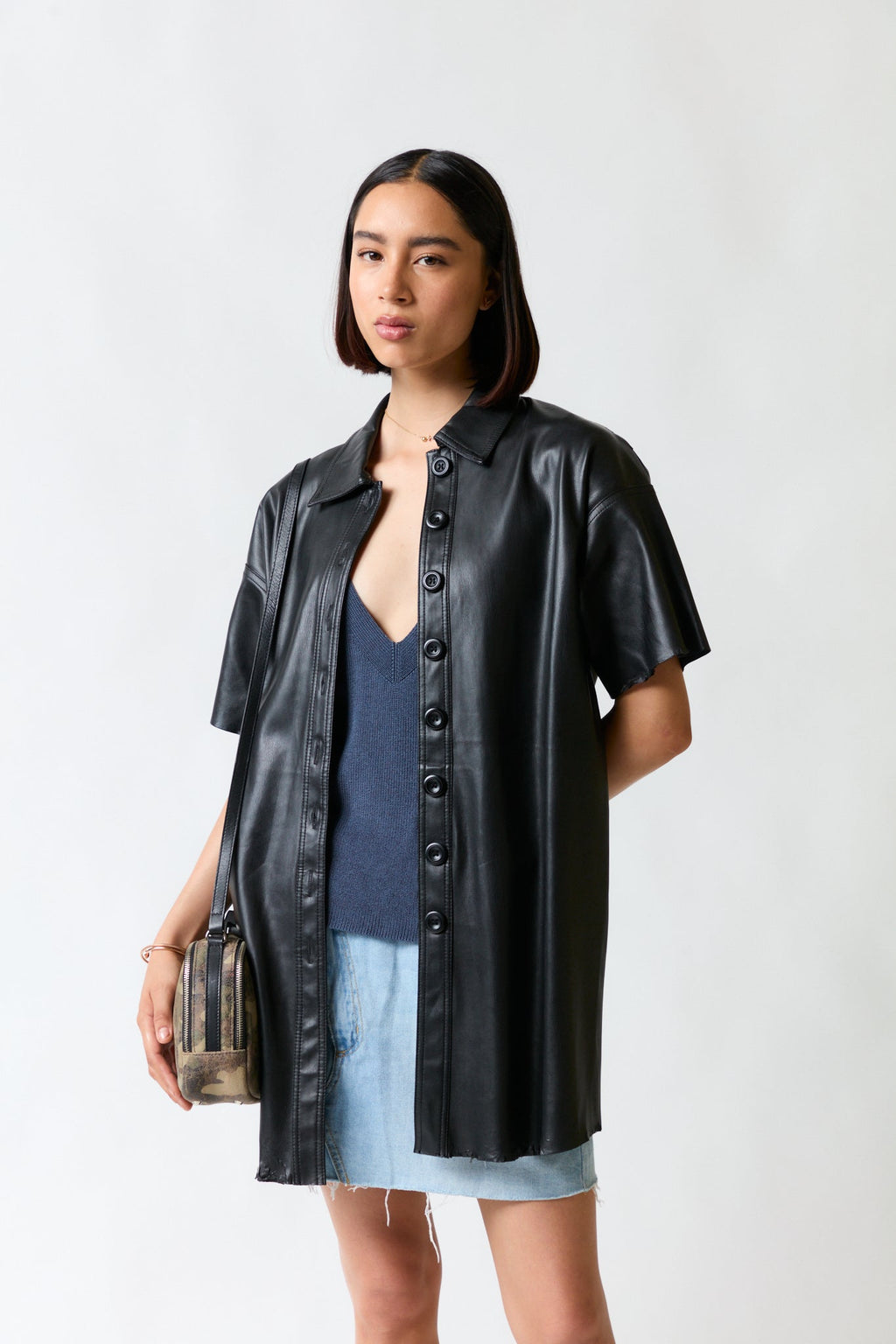 Vestido cuero negro | Zara