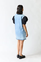 Vestido denim azul con mangas negras | Bimba y Lola