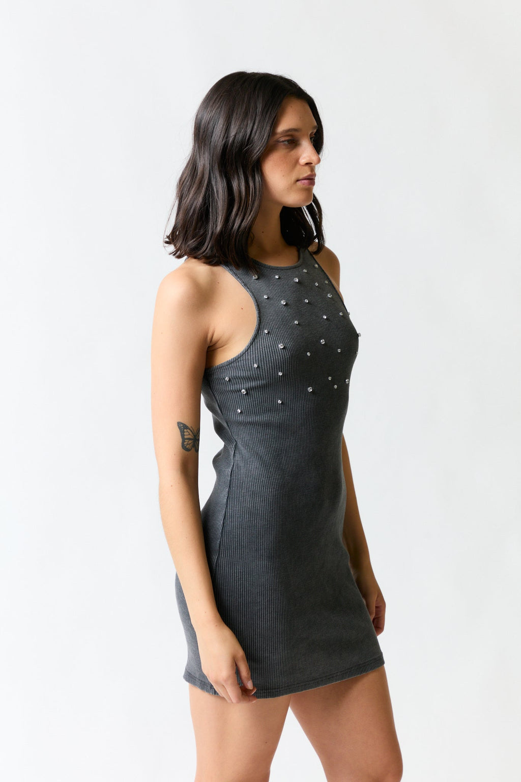 Vestido gris con perlas | Zara