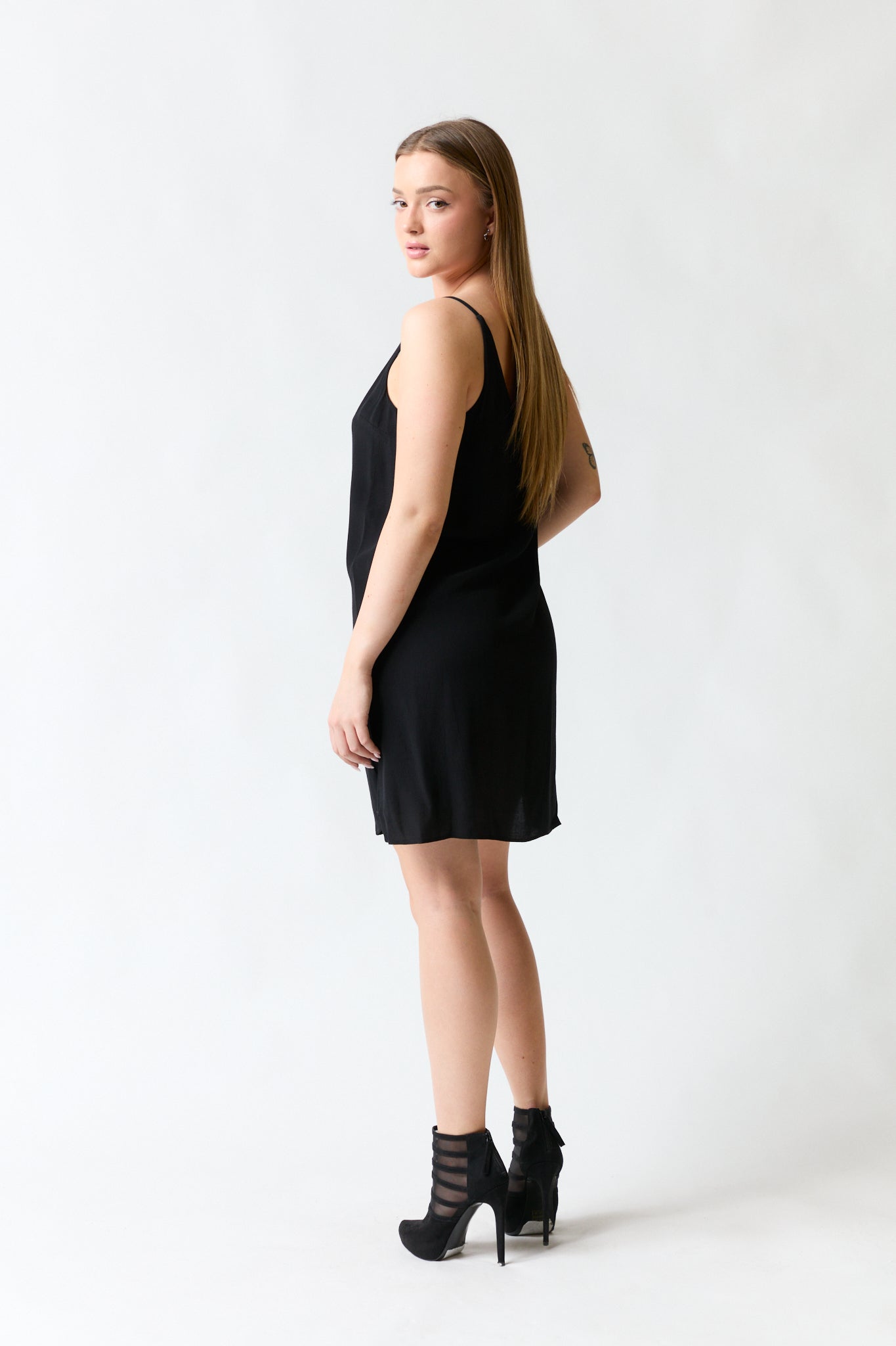 Vestido negro corto | Zara